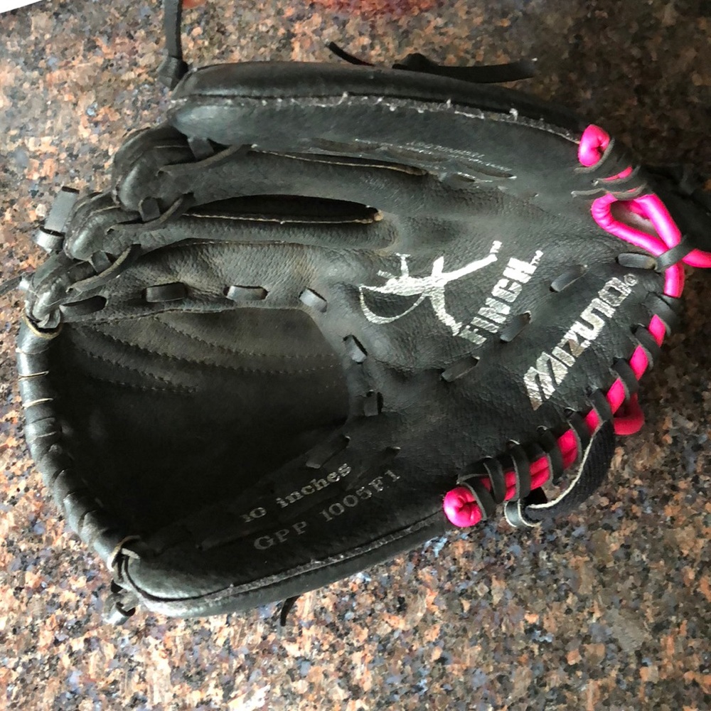 Mizuno softball glove